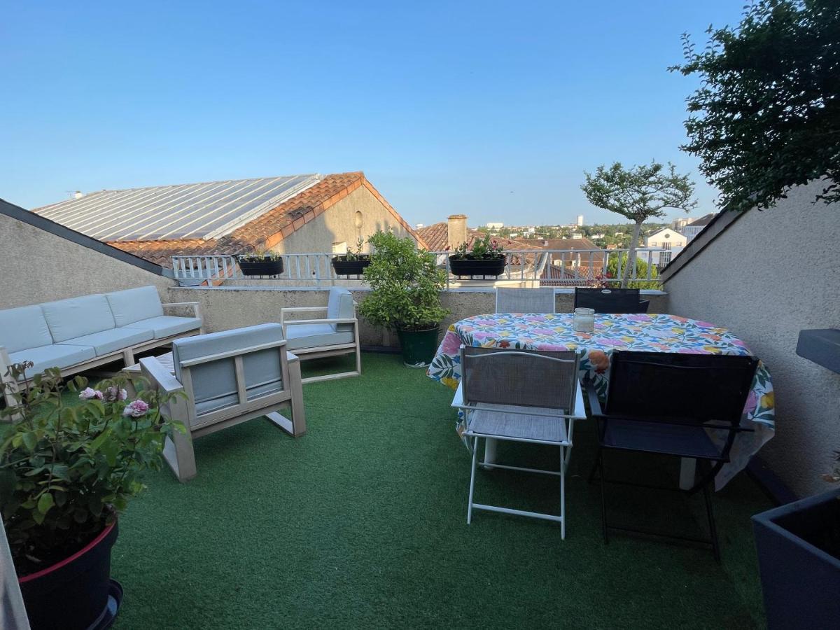 Grand Appartement Hypercentre Avec Terrasse Et Parking ปัวติเยร์ ภายนอก รูปภาพ